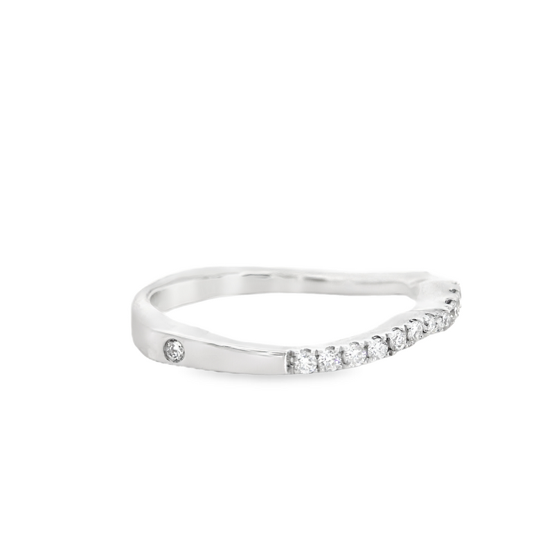 14K WG CURVED DIAMOND BAND