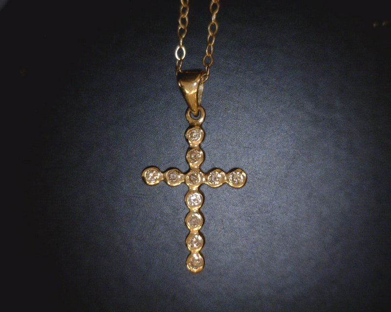 14K YELLOW GOLD DIAMOND CROSS