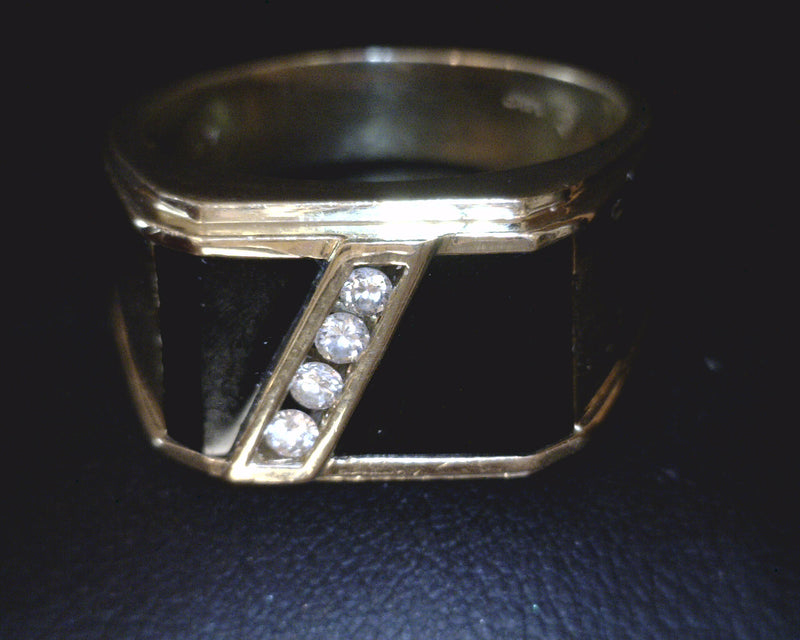 14K YELLOW GOLD ONYX/DIAMOND RING