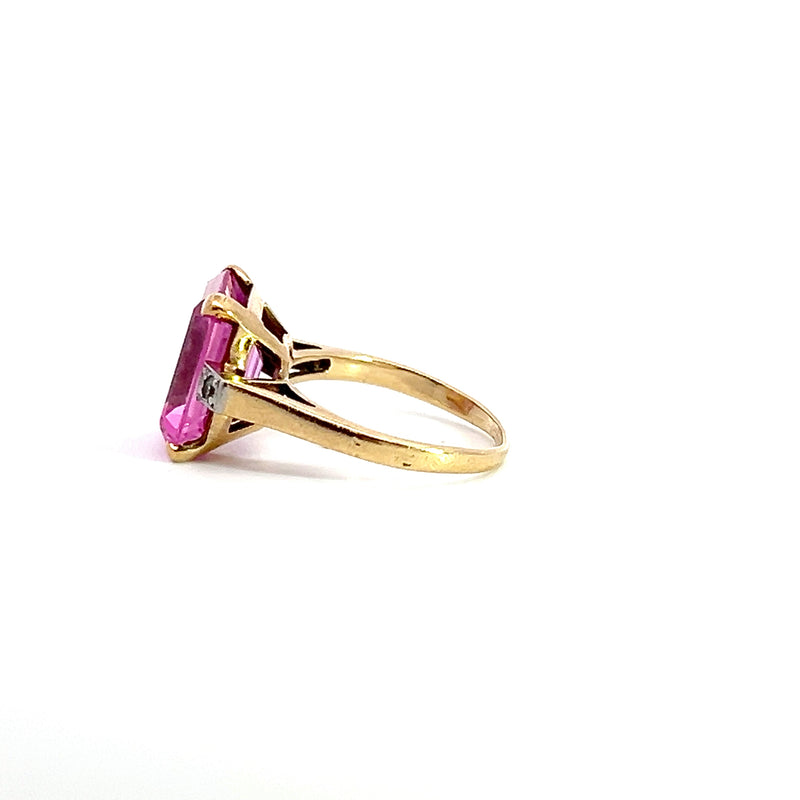 10K YG Synthetic Pink Stone Ring