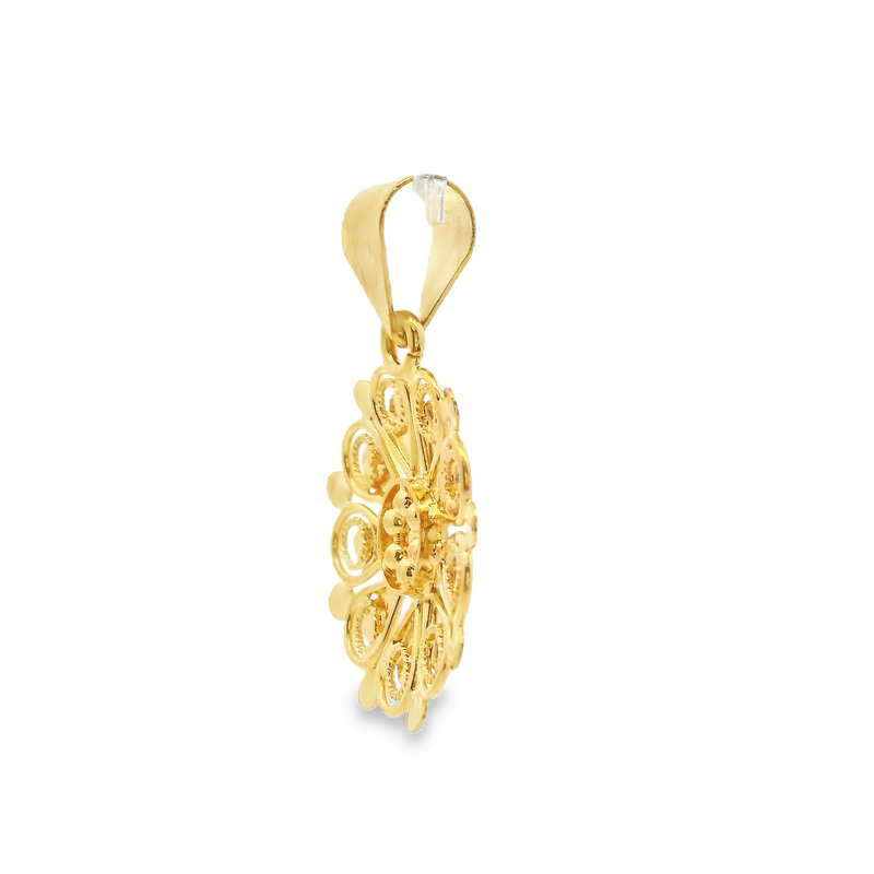22K Two Tone Circle Floral Pendant