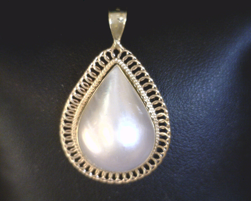 14K YG  PEARL PENDANT