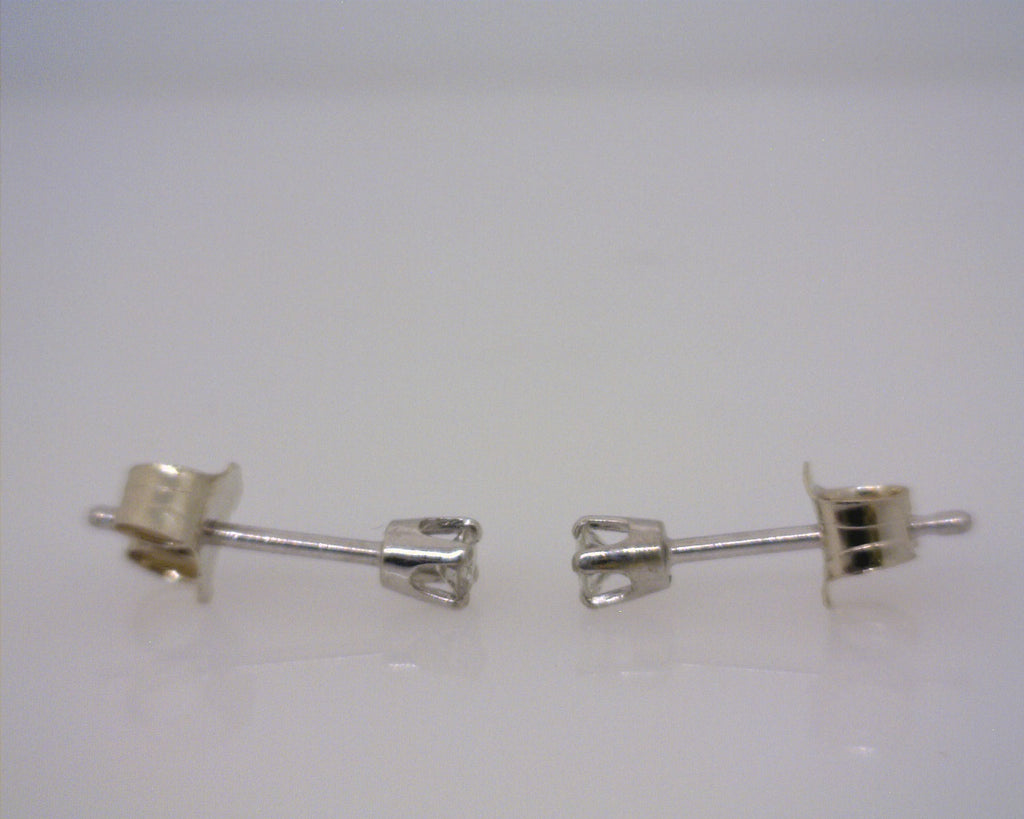 14K WHITE GOLD DIAMOND STUDS