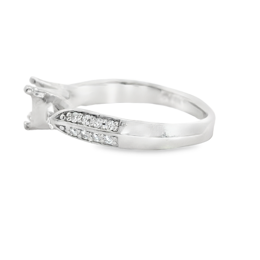 PLATINUM & DIAMOND ENGAGEMENT RING