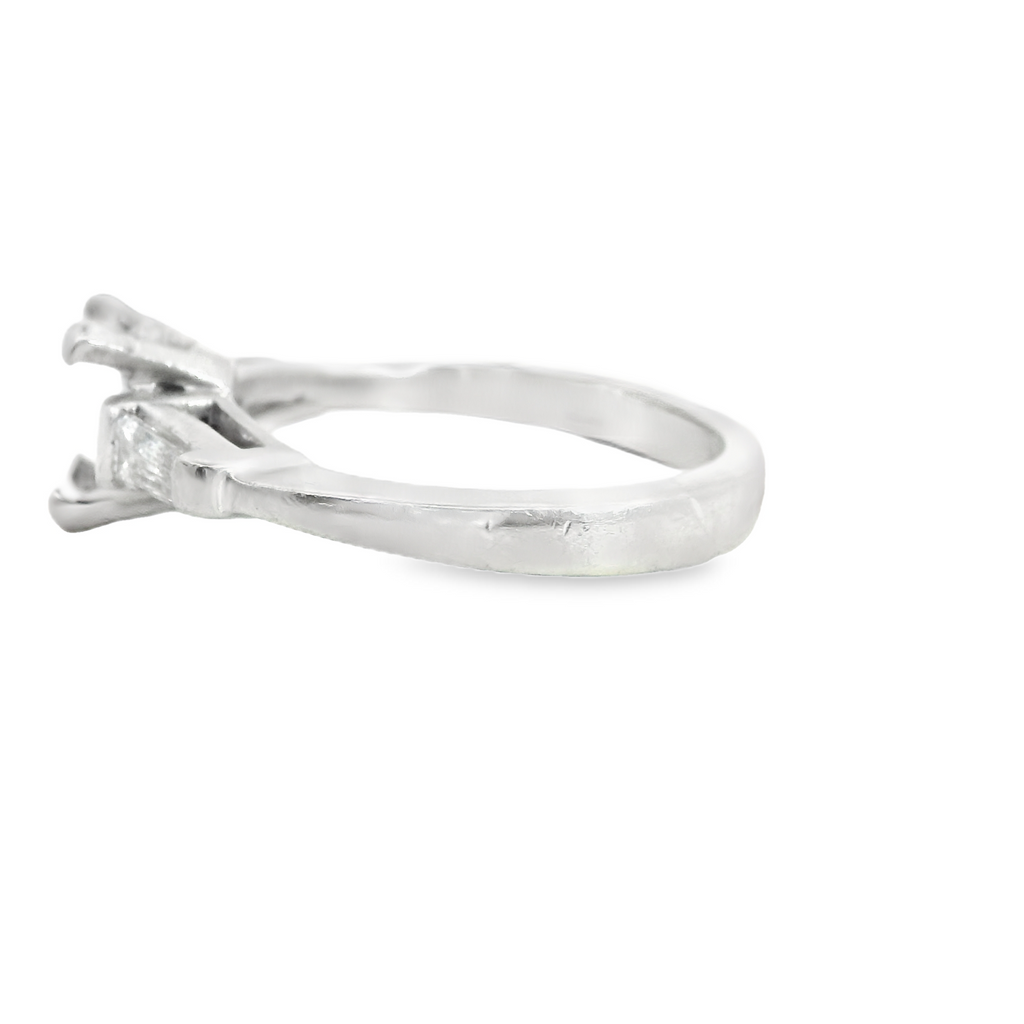 PLATINUM DIAMOND ENGAGEMENT RING