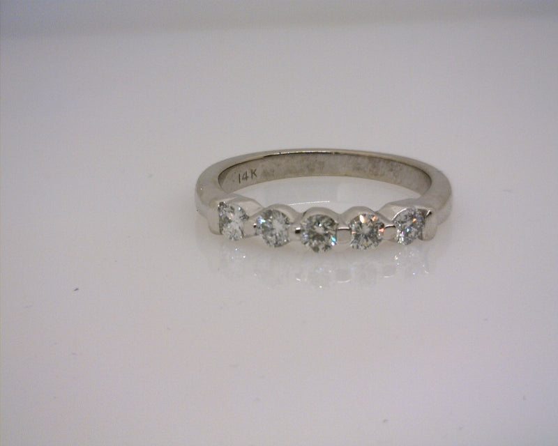 14K WG DIAMOND BAND