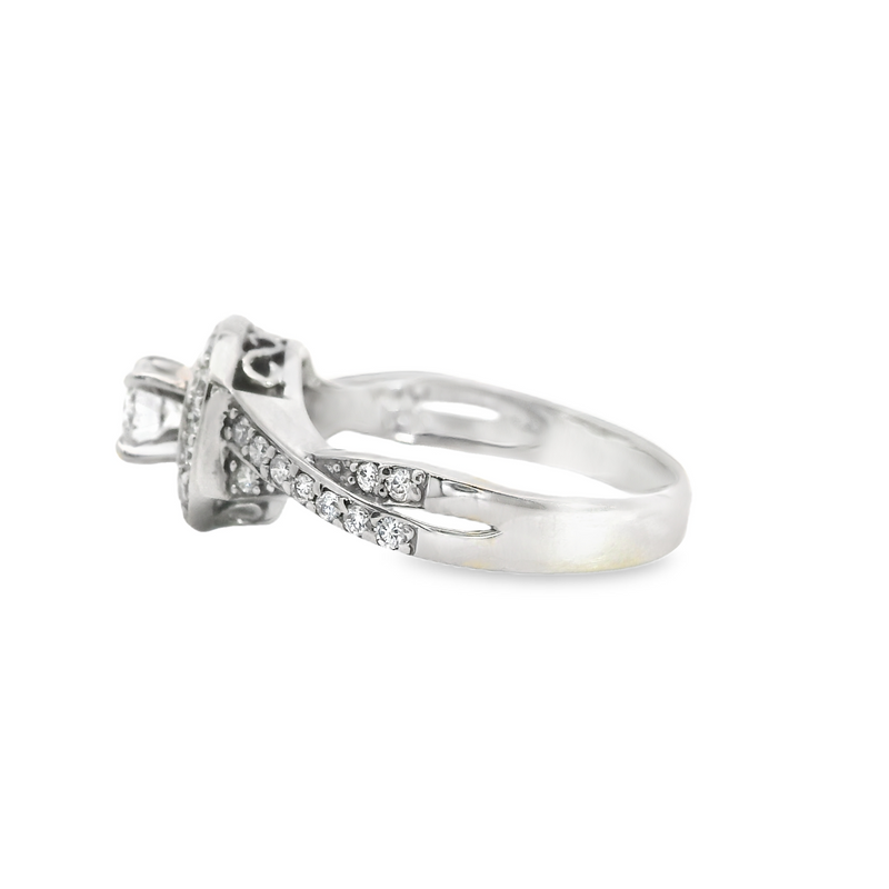 14K WHITE GOLD DIAMOND RING