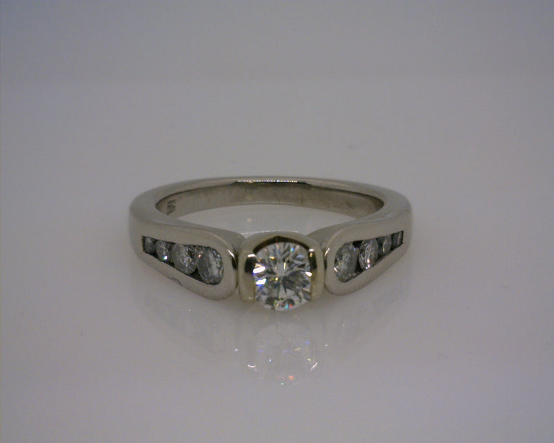 PLATINUM DIAMOND ENGAGEMENT RING