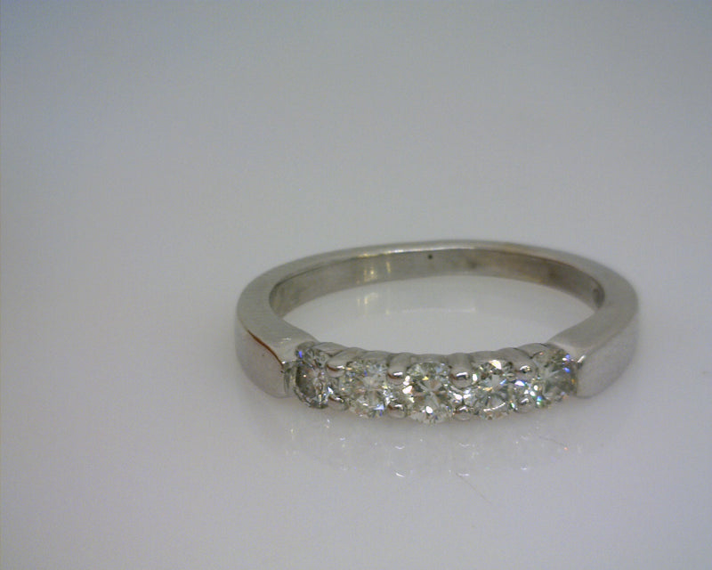 14K WG DIAMOND BAND