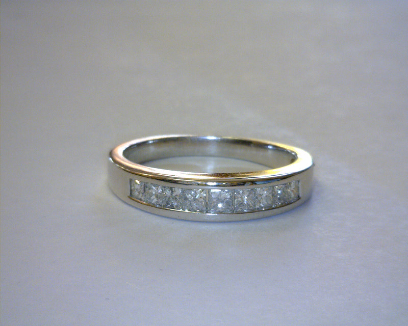 14K WG PRINCESS CUT CHANNEL