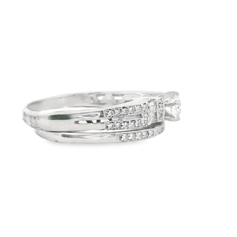18K WG DIAMOND RING