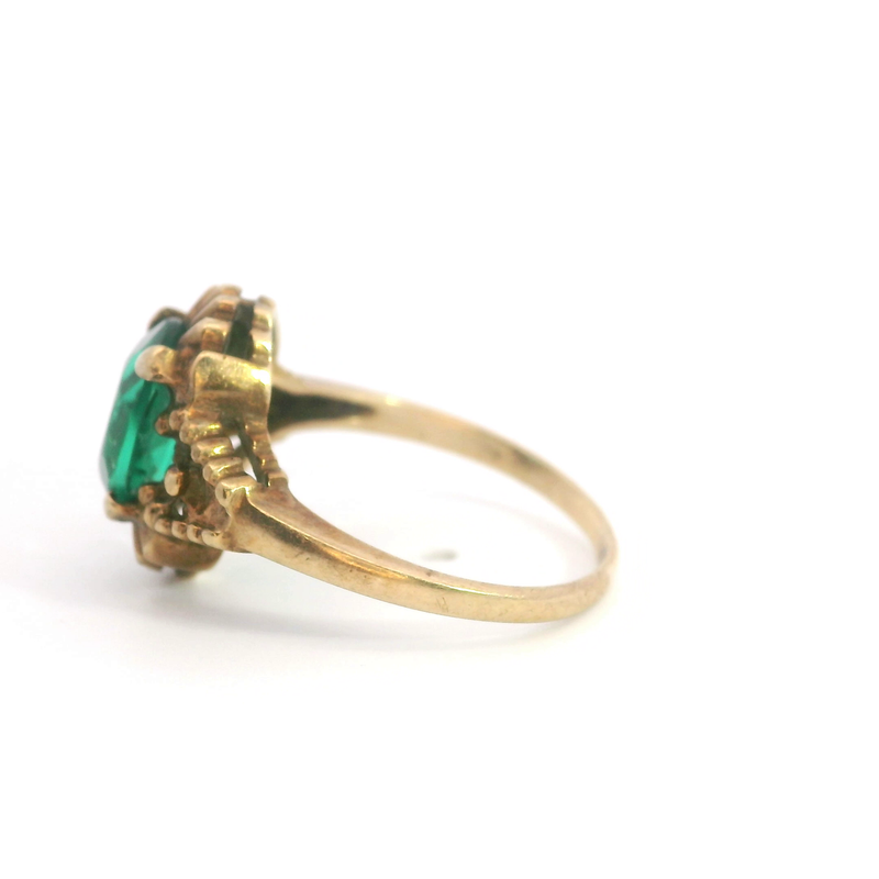10K YG Vintage Green Glass Ring