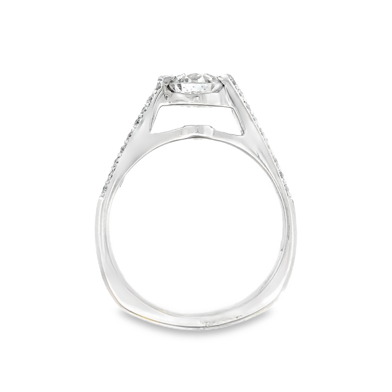 18K WHITE GOLD DIAMOND RING