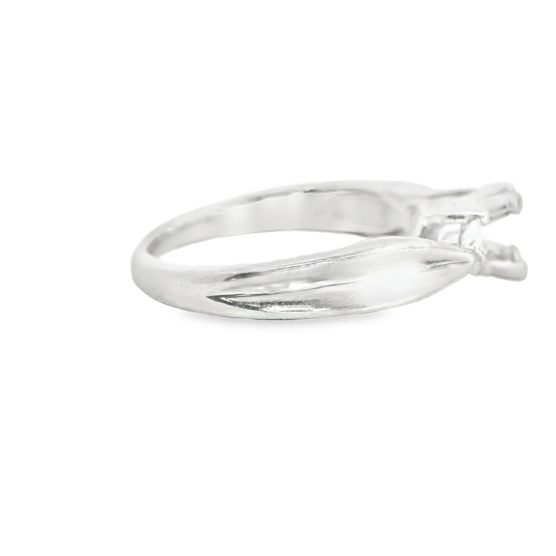 PLATINUM  DIAMOND ENGAGEMENT RING