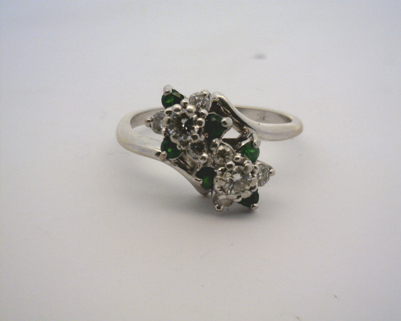 14K WG DIAMOND/GREEN STONE RING