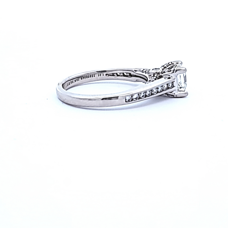 18K WG DIAMOND RING