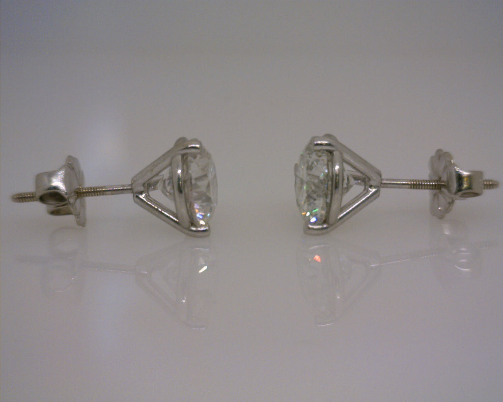 14K White Gold Diamond Stud