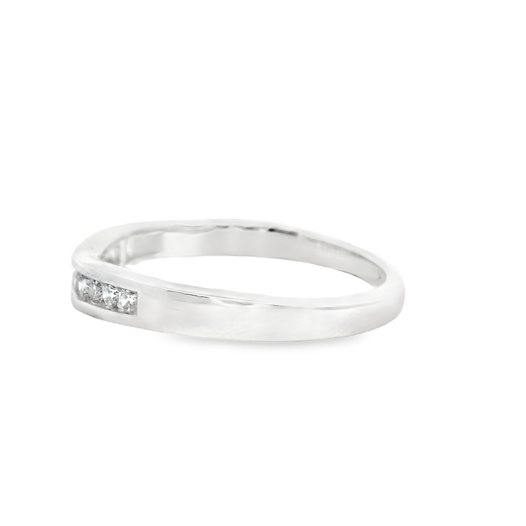 14K WG CURVED CHANNEL SET