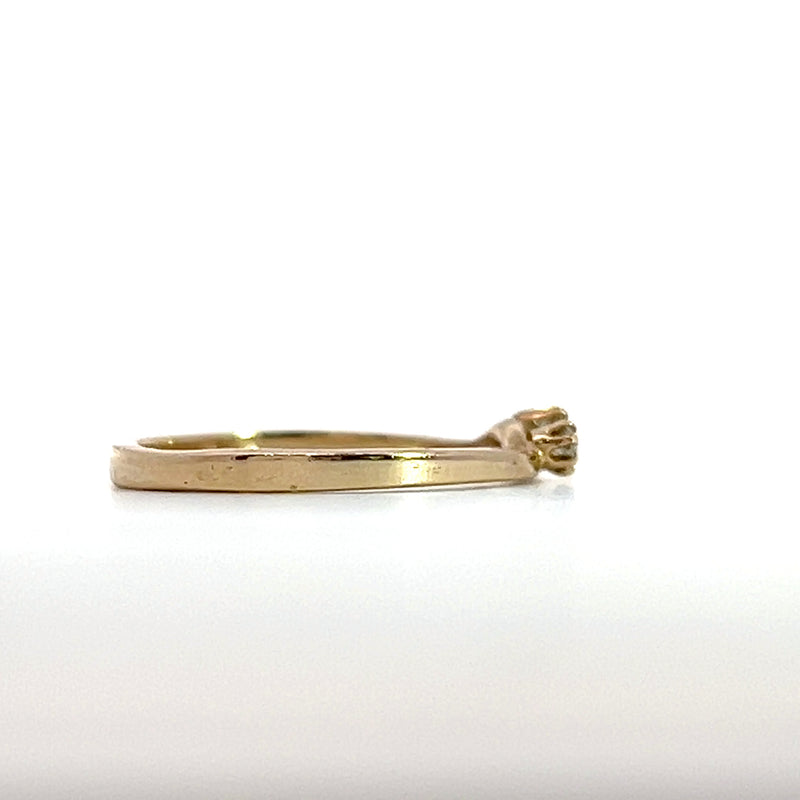 14K YG 3 Diamond Curved Band