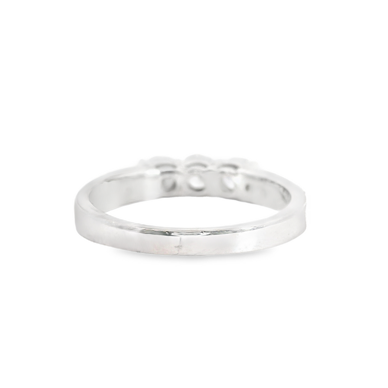 18K WG DIAMOND BAND
