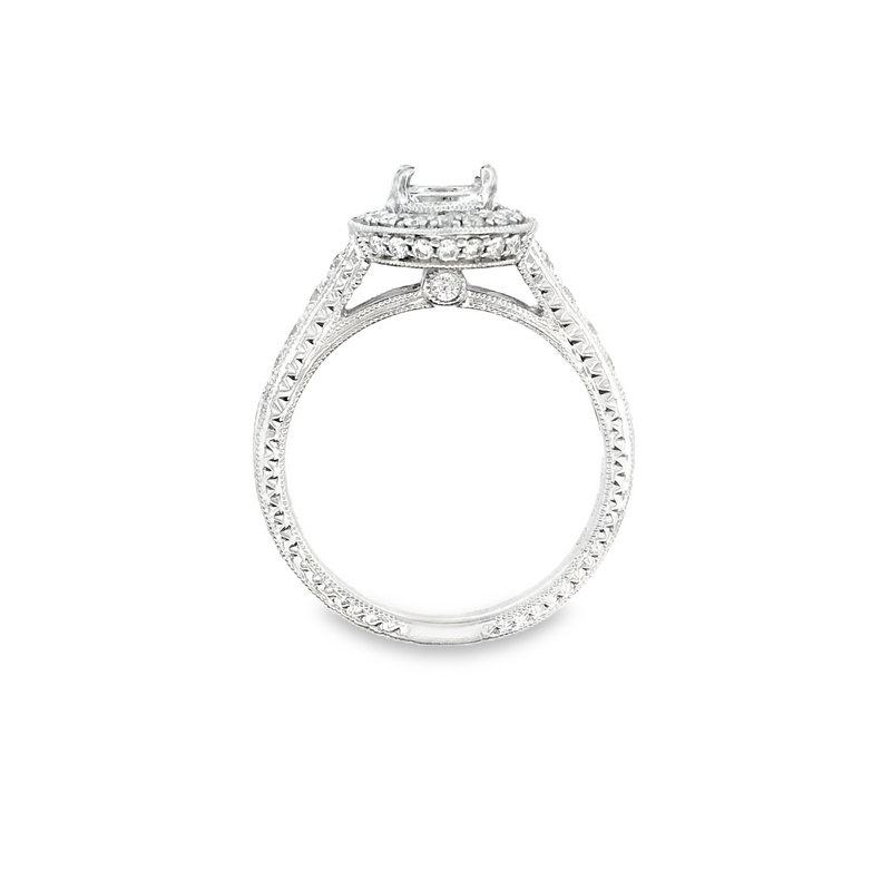 18K WG DIAMOND HALO ENGAGEMENT RING