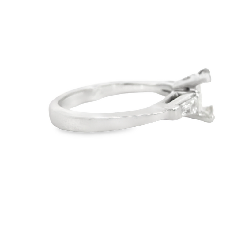 PLATINUM DIAMOND ENGAGEMENT RING