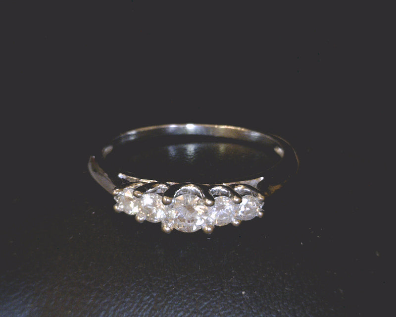 14K WG DIAMOND BAND