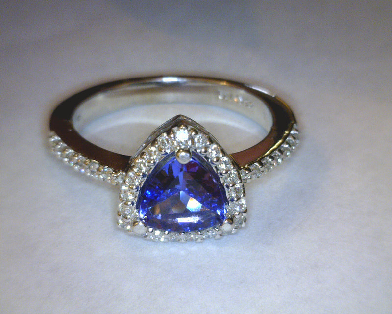 14K WHITE GOLD TANZANITE/DIAMOND RING