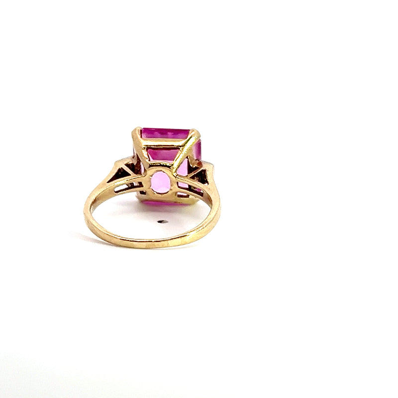 10K YG Synthetic Pink Stone Ring