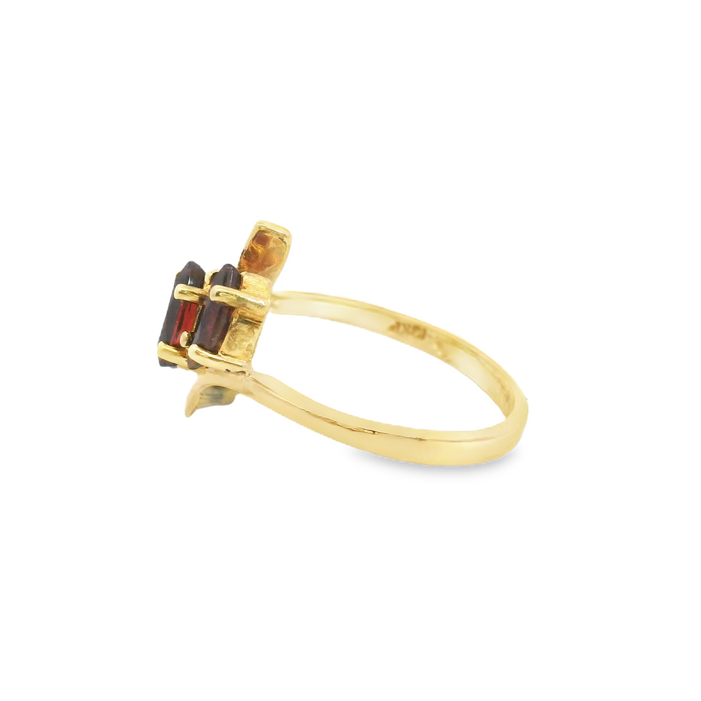 10K YG Garnet Ring