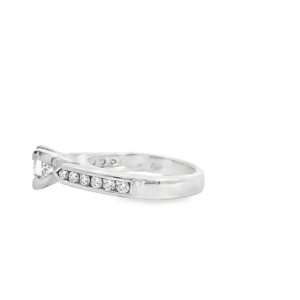 PLATINUM & DIAMOND MOUNTING