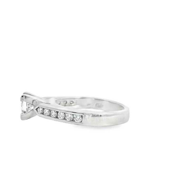 PLATINUM & DIAMOND MOUNTING