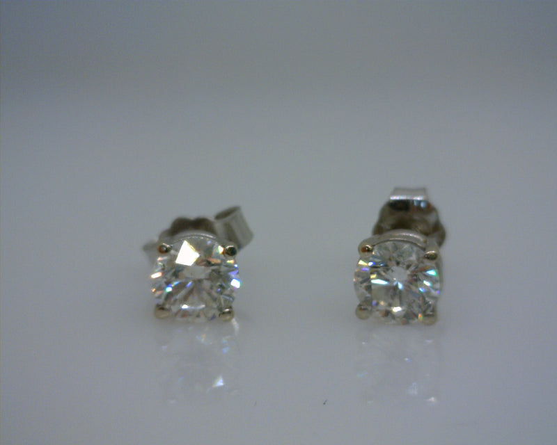 14K WHITE GOLD DIAMOND STUDS