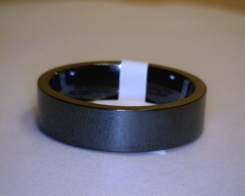 BLACK TITANIUM BAND 6MM SIZE 1