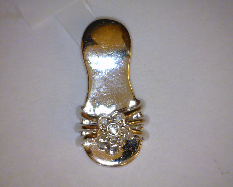 14K WG FLIP FLOP W/ DIAMOND