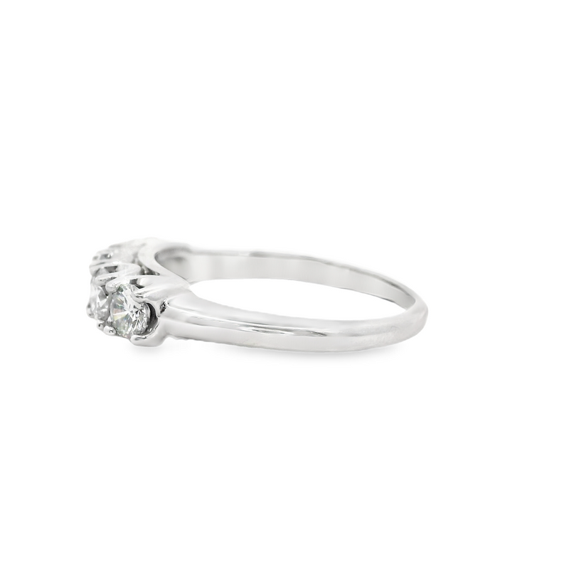 14K WHITE GOLD DIAMOND RING