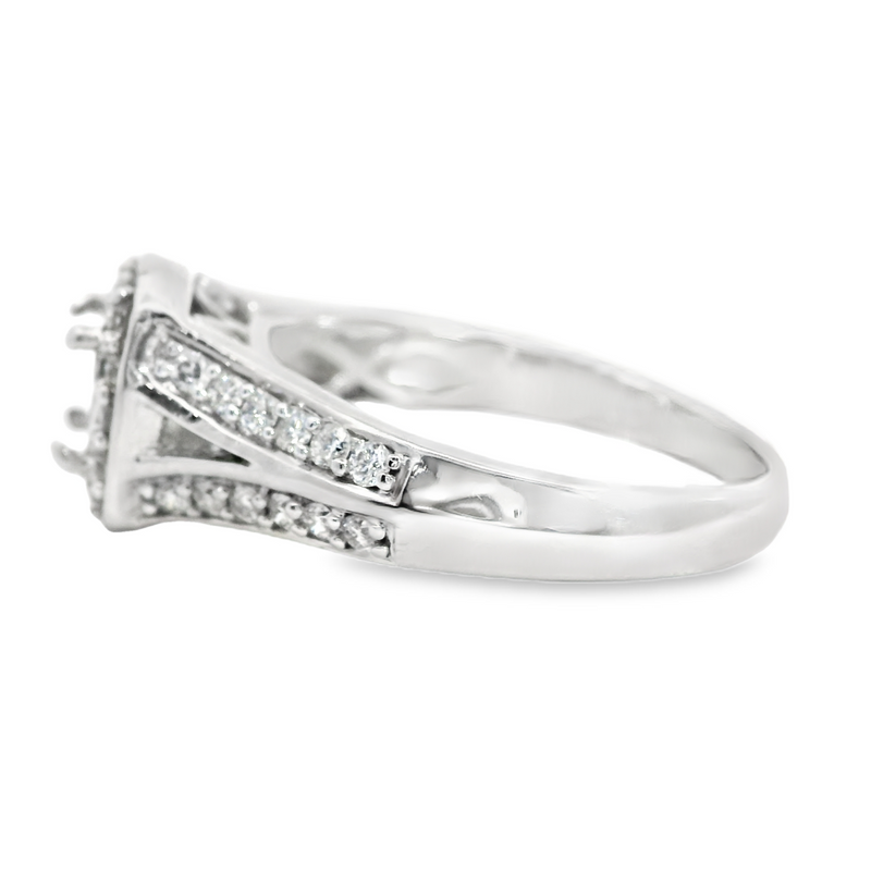 14K WG DIAMOND HALO RING