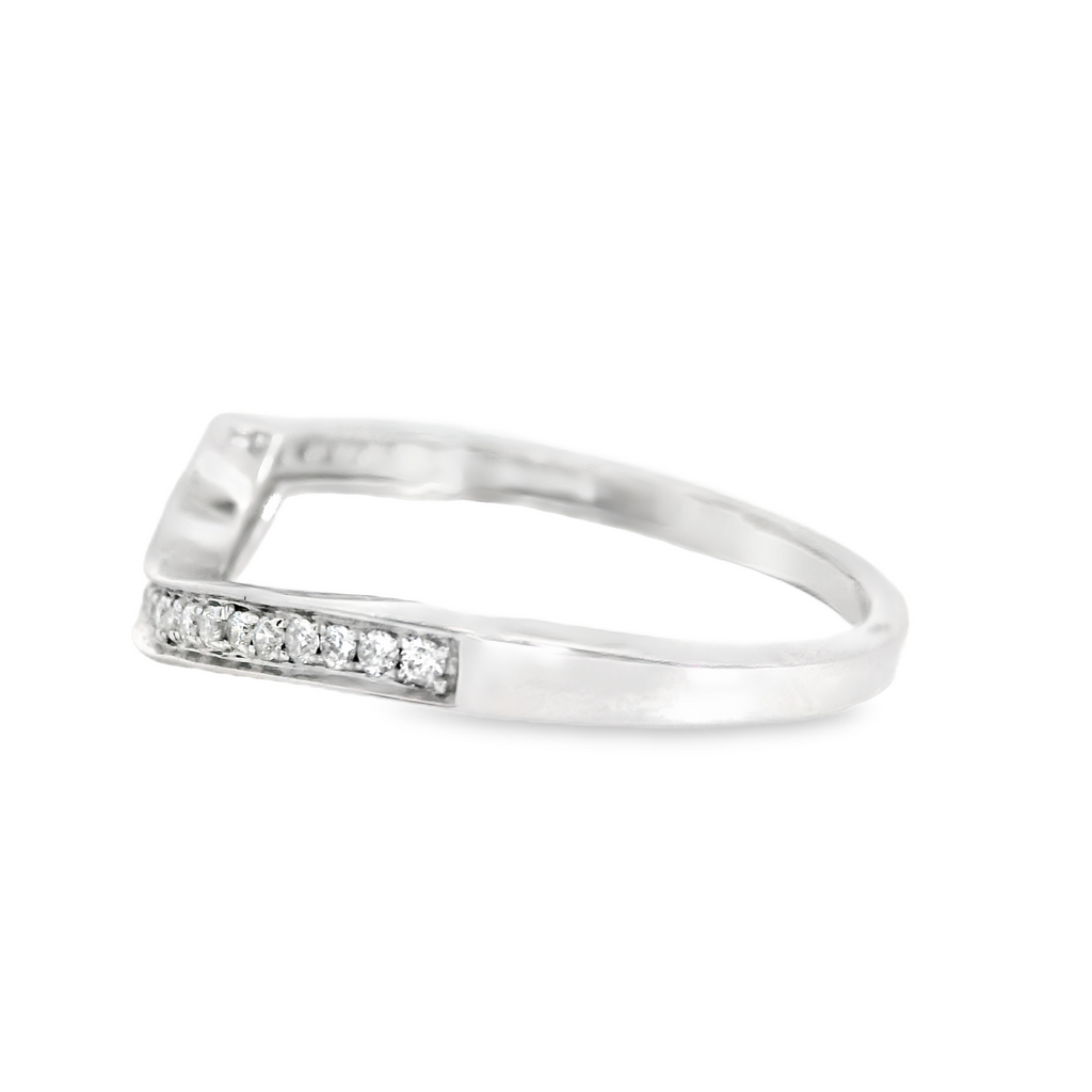 14K WG CURVED DIAMOND BAND