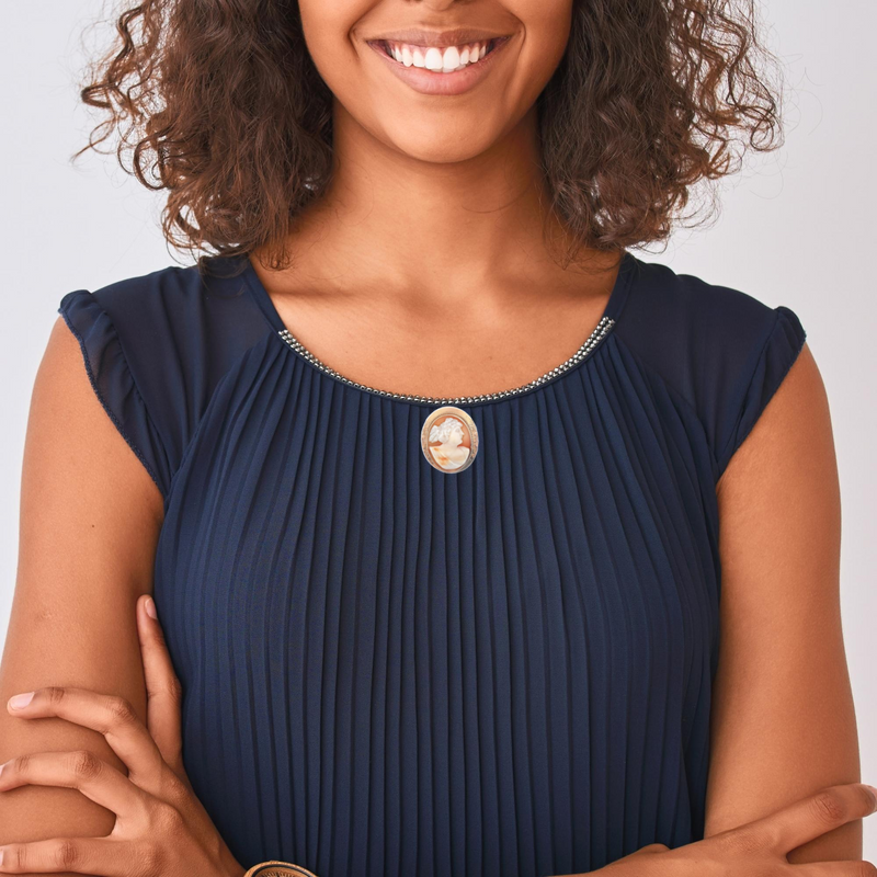 14K YG Cameo Shell Pin