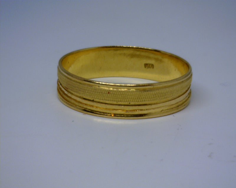 22K GOLD BAND 5.25MM SIZE 8.75