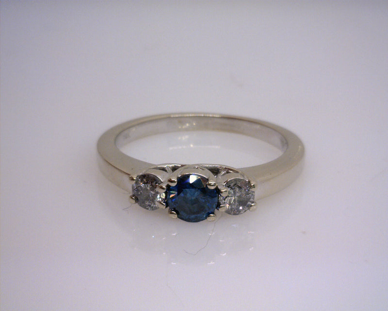 14K BLUE/WHITE DIAMOND RING