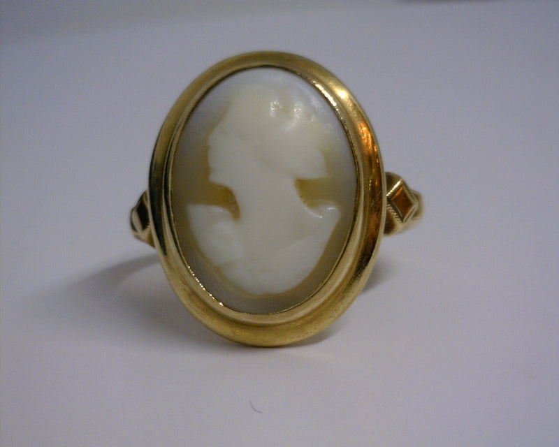 10K YELLOW GOLD CAMEO RING