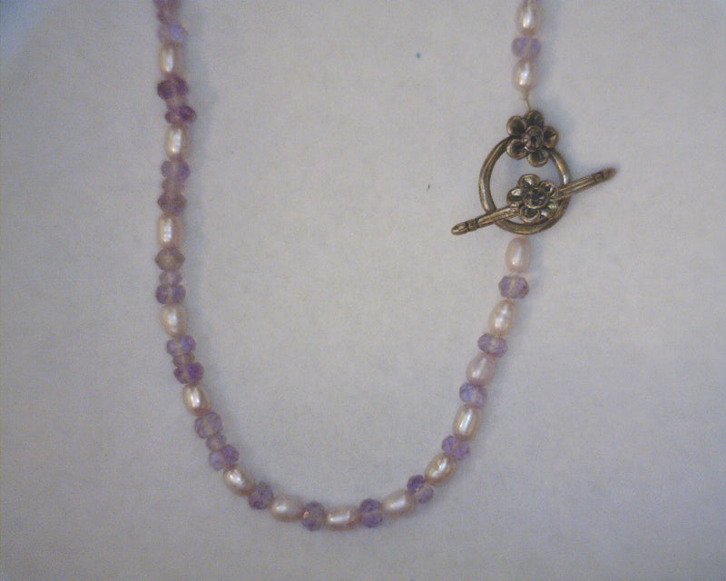 AMYTHIST AND PURPLE PEARL NECK