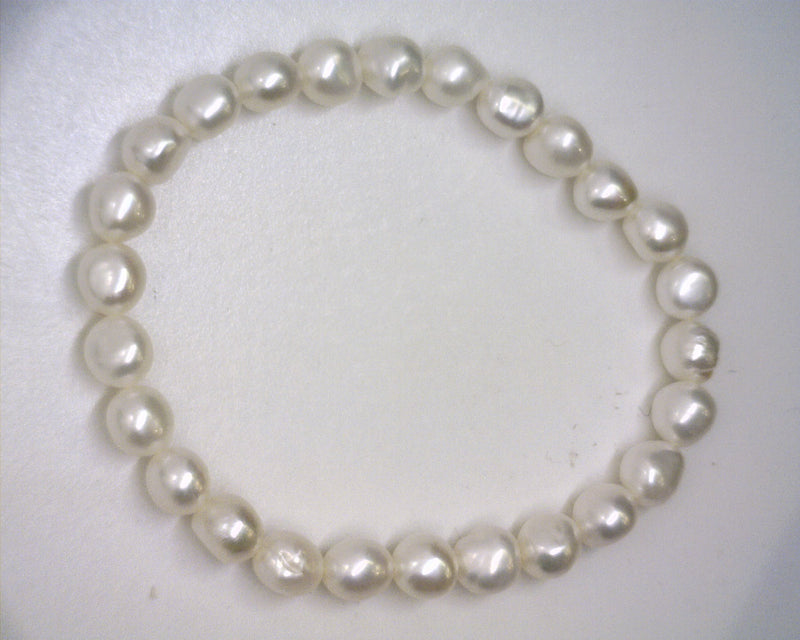 White Freshwater Stretch Pearl bracelet