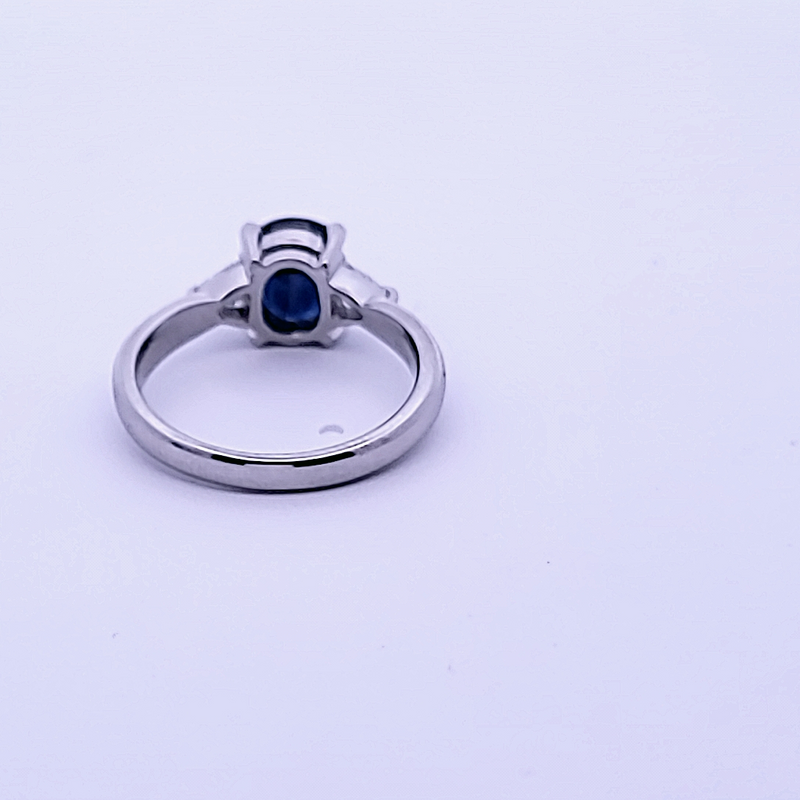 Platinum Sapphire & Daimond Ring
