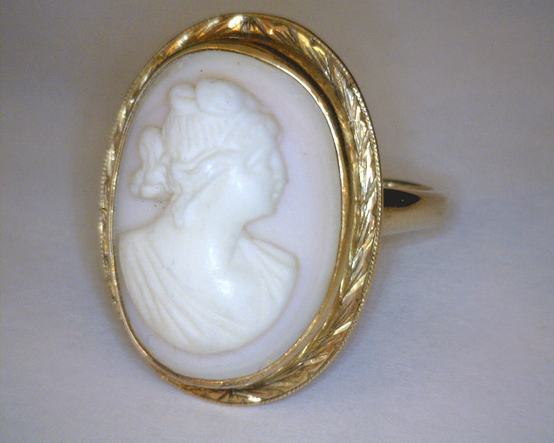 14K YELLOW GOLD CAMEO RING